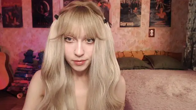 Snapshot of Friendly_Ellie chatting on March 19, 11:14 pm Friendly Ellie online show from March 19, 11:14 pm