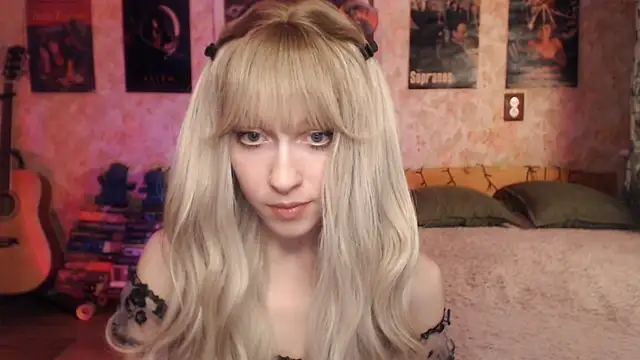 Snapshot of Friendly_Ellie chatting on March 22, 1:19 pm Friendly Ellie online show from March 22, 1:19 pm