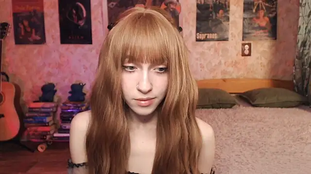 Snapshot of Friendly_Ellie chatting on November 7, 12:10 am Friendly Ellie online show from November 7, 12:10 am