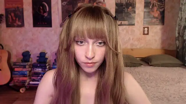Snapshot of Friendly_Ellie chatting on June 8, 12:16 pm Friendly Ellie online show from June 8, 12:16 pm