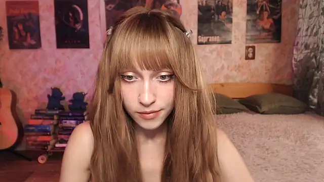 Snapshot of Friendly_Ellie chatting on July 7, 12:46 am Friendly Ellie online show from July 7, 12:46 am