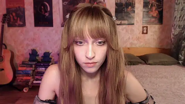 Snapshot of Friendly_Ellie chatting on July 8, 2:27 am Friendly Ellie online show from July 8, 2:27 am
