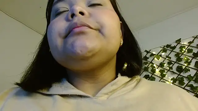 Snapshot of sexychubby___ chatting on March 9, 10:08 am sexychubby    online show from March 9, 10:08 am