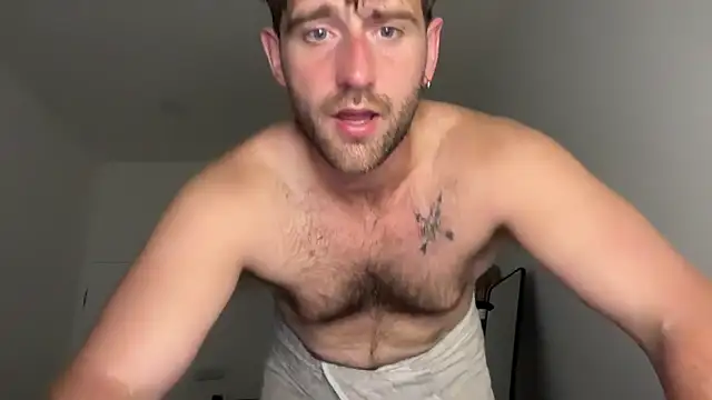 Snapshot of lukegunn chatting on June 9, 11:05 pm lukegunn online show from June 9, 11:05 pm