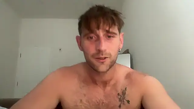 Snapshot of lukegunn chatting on June 22, 2:35 am lukegunn online show from June 22, 2:35 am