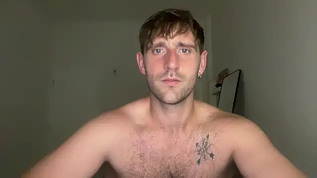 Snapshot of lukegunn chatting on July 11, 10:44 pm lukegunn online show from July 11, 10:44 pm