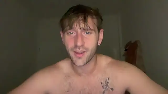 Snapshot of lukegunn chatting on July 17, 10:47 pm lukegunn online show from July 17, 10:47 pm