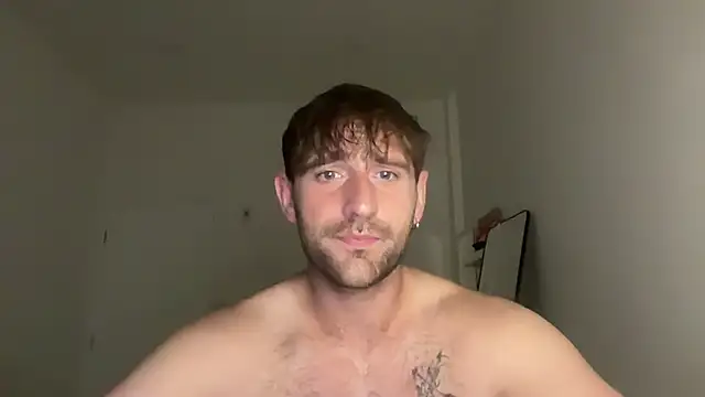 Snapshot of lukegunn chatting on July 26, 10:49 pm lukegunn online show from July 26, 10:49 pm