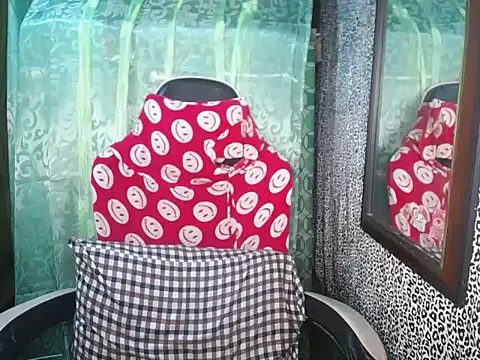 Snapshot of Ms_Lollipop69 chatting on December 31, 11:06 pm Ms Lollipop69 online show from December 31, 11:06 pm