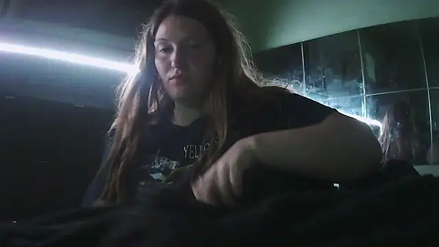 Snapshot of Angelk43 chatting on June 29, 2:51 am Angelk43 online show from June 29, 2:51 am