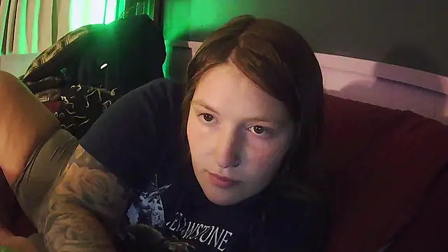Snapshot of Angelk43 chatting on July 18, 3:22 am Angelk43 online show from July 18, 3:22 am