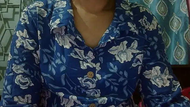 Snapshot of AVNI09- chatting on February 4, 1:06 pm AVNI09- online show from February 4, 1:06 pm