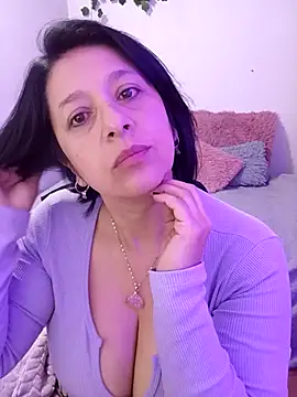 Snapshot of camilalatti chatting on September 18, 5:37 pm camilalatti online show from September 18, 5:37 pm