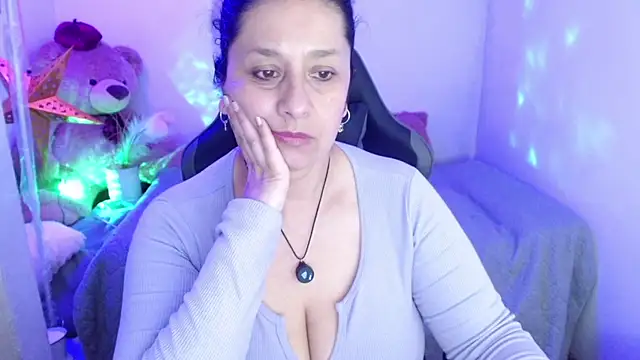 Snapshot of camilalatti chatting on March 27, 12:49 am camilalatti online show from March 27, 12:49 am