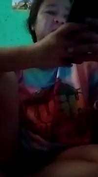 Snapshot of yummyclits4uxxx chatting on January 9, 2:22 am yummyclits4uxxx online show from January 9, 2:22 am