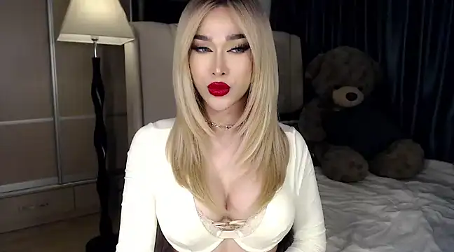 Snapshot of KeenMazikeen69 chatting on December 9, 3:40 am KeenMazikeen69 online show from December 9, 3:40 am