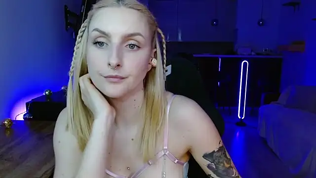 illusorycat online show from March 13, 1:29 pm