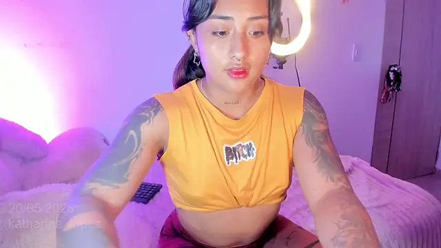 Snapshot of Katharina_Lopez chatting on May 20, 10:27 pm Katharina Lopez online show from May 20, 10:27 pm