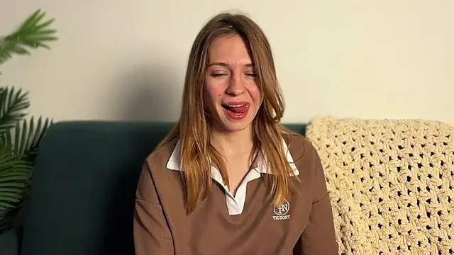 LovelyKatea online show from April 18, 1:26 pm