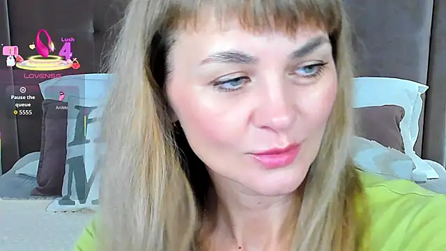 annasimonsj online show from March 24, 1:10 am