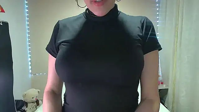 candycarson1 online show from December 3, 2:25 am