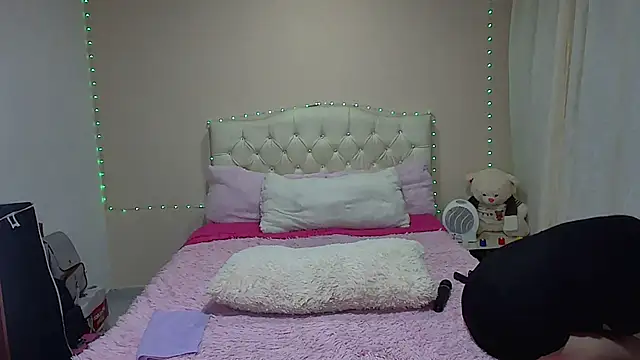 candycarson1 online show from March 5, 6:42 am