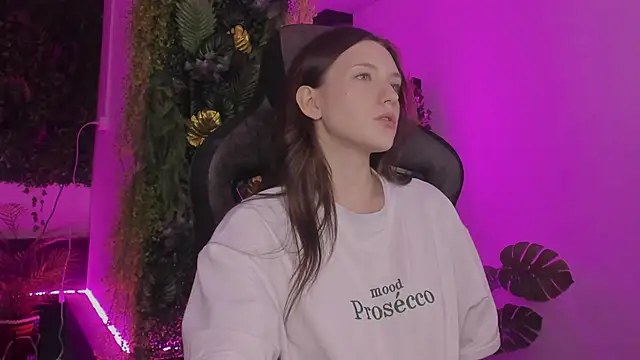 JennyDens online show from February 21, 5:25 pm