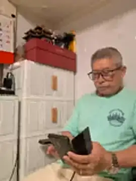 Snapshot of zw246890 chatting on July 30, 10:36 am zw246890 online show from July 30, 10:36 am