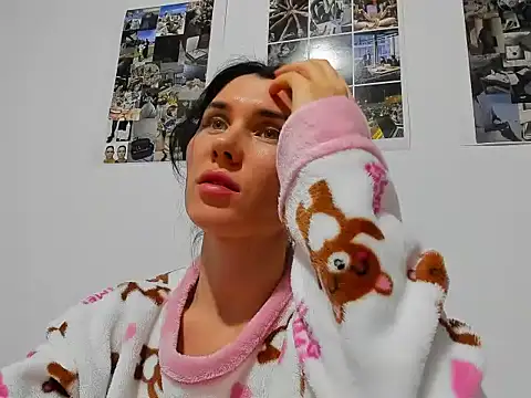 Snapshot of Cameron_diazz chatting on February 10, 8:57 pm Cameron diazz online show from February 10, 8:57 pm