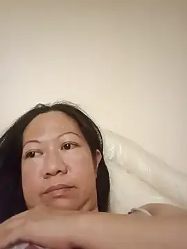 Snapshot of Sweet_Lady30 chatting on June 7, 8:34 pm Sweet Lady30 online show from June 7, 8:34 pm