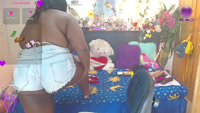 Snapshot of anai_valentinex chatting on December 12, 8:21 pm anai valentinex online show from December 12, 8:21 pm