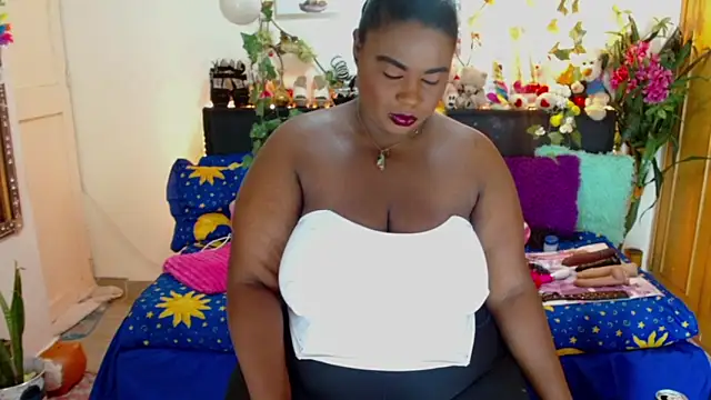 Snapshot of anai_valentinex chatting on December 17, 8:32 pm anai valentinex online show from December 17, 8:32 pm