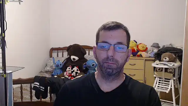 Snapshot of steph19x5 chatting on February 23, 6:38 pm steph19x5 online show from February 23, 6:38 pm