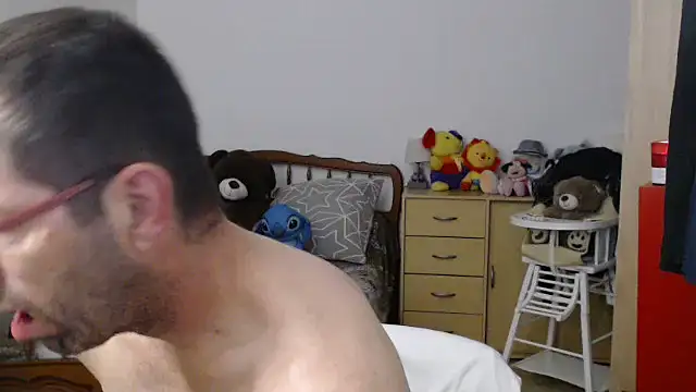 Snapshot of steph19x5 chatting on March 16, 6:34 pm steph19x5 online show from March 16, 6:34 pm