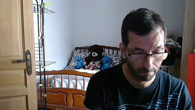 Snapshot of steph19x5 chatting on May 10, 7:13 am steph19x5 online show from May 10, 7:13 am
