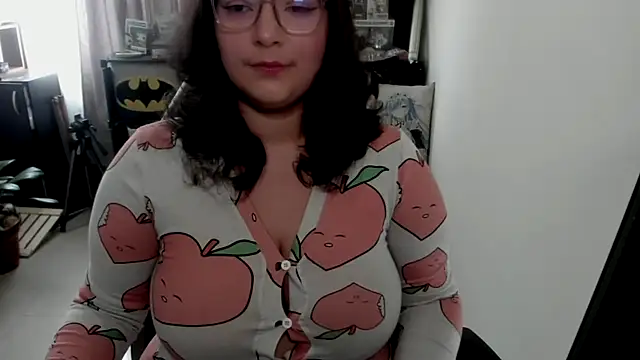 aika-dreams online show from March 14, 1:16 pm