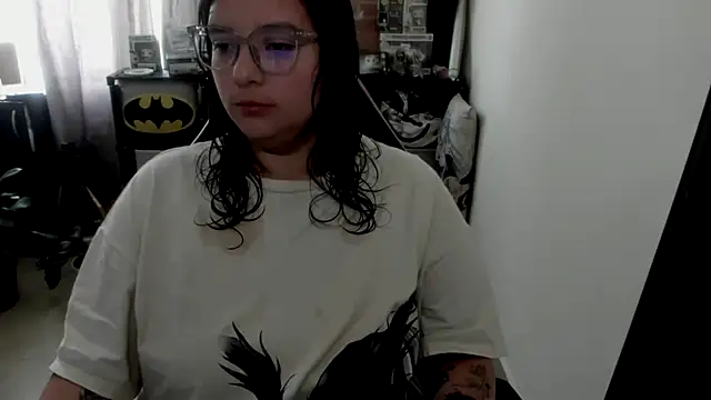 Snapshot of aika-dreams chatting on April 23, 2:19 pm aika-dreams online show from April 23, 2:19 pm