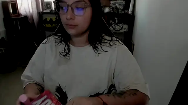 Snapshot of aika-dreams chatting on April 30, 2:01 pm aika-dreams online show from April 30, 2:01 pm