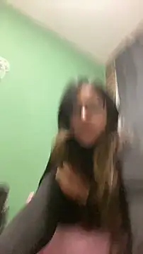 Maggie Fox3 online show from April 18, 3:32 am