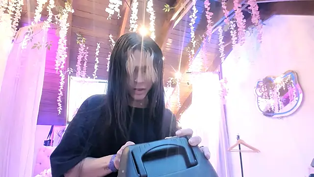 stormytt  online show from December 26, 11:32 am