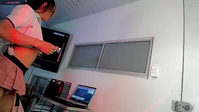 stormytt  online show from January 28, 10:56 pm