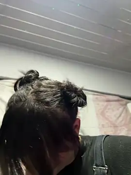 stormytt  online show from March 8, 8:35 pm