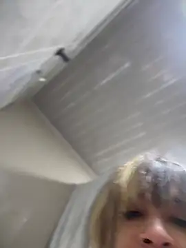 stormytt  online show from September 14, 1:32 pm