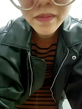 Snapshot of HinaLovely chatting on December 31, 10:48 am HinaLovely online show from December 31, 10:48 am