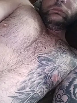 Snapshot of tubing0101 chatting on March 12, 8:53 am tubing0101 online show from March 12, 8:53 am