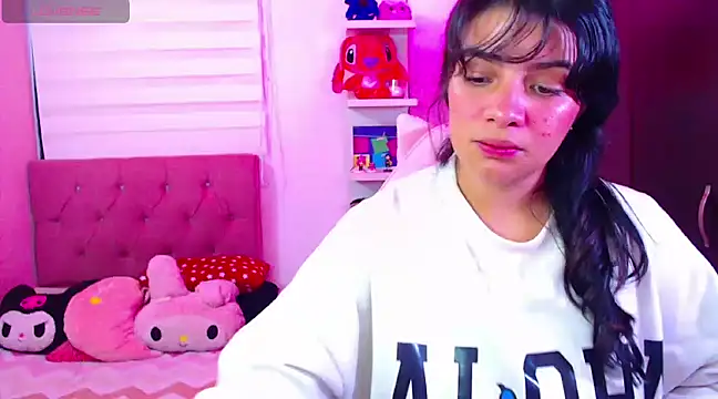 Vannessa  Shy online show from December 3, 10:07 pm