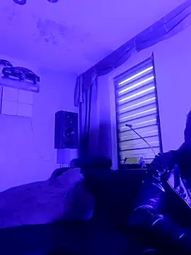 Snapshot of Crystalbitchx chatting on February 26, 7:53 am Crystalbitchx online show from February 26, 7:53 am