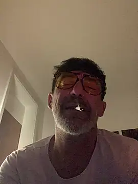 Snapshot of maxximere chatting on March 20, 11:42 pm maxximere online show from March 20, 11:42 pm