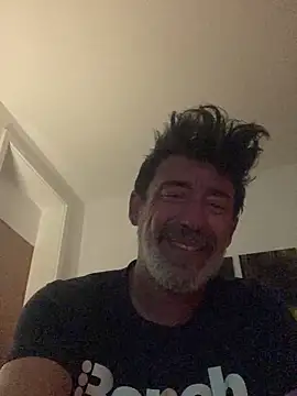 Snapshot of maxximere chatting on April 16, 1:28 am maxximere online show from April 16, 1:28 am