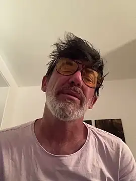 Snapshot of maxximere chatting on May 19, 11:22 pm maxximere online show from May 19, 11:22 pm